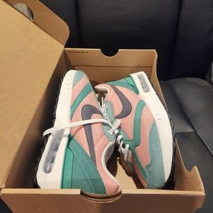 Womens Nike Air Max Dawn shoes 8